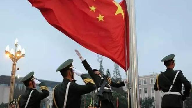 大叔钓鱼